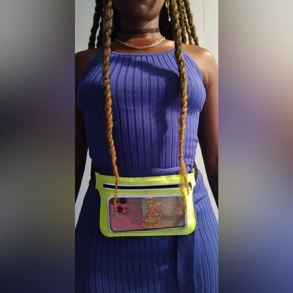 CW 🫶🏾 Fanny Pack 💚🩷🖤 - Picture 11 of 11